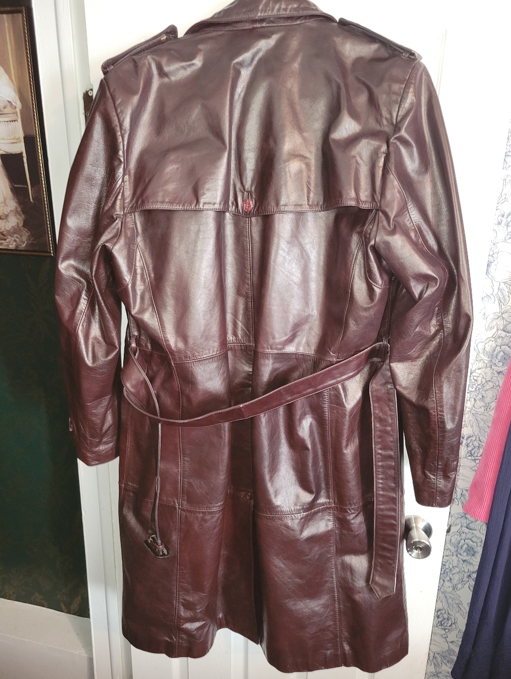 Vintage Burgundy Leather Trench Coat - Picture 14 of 14